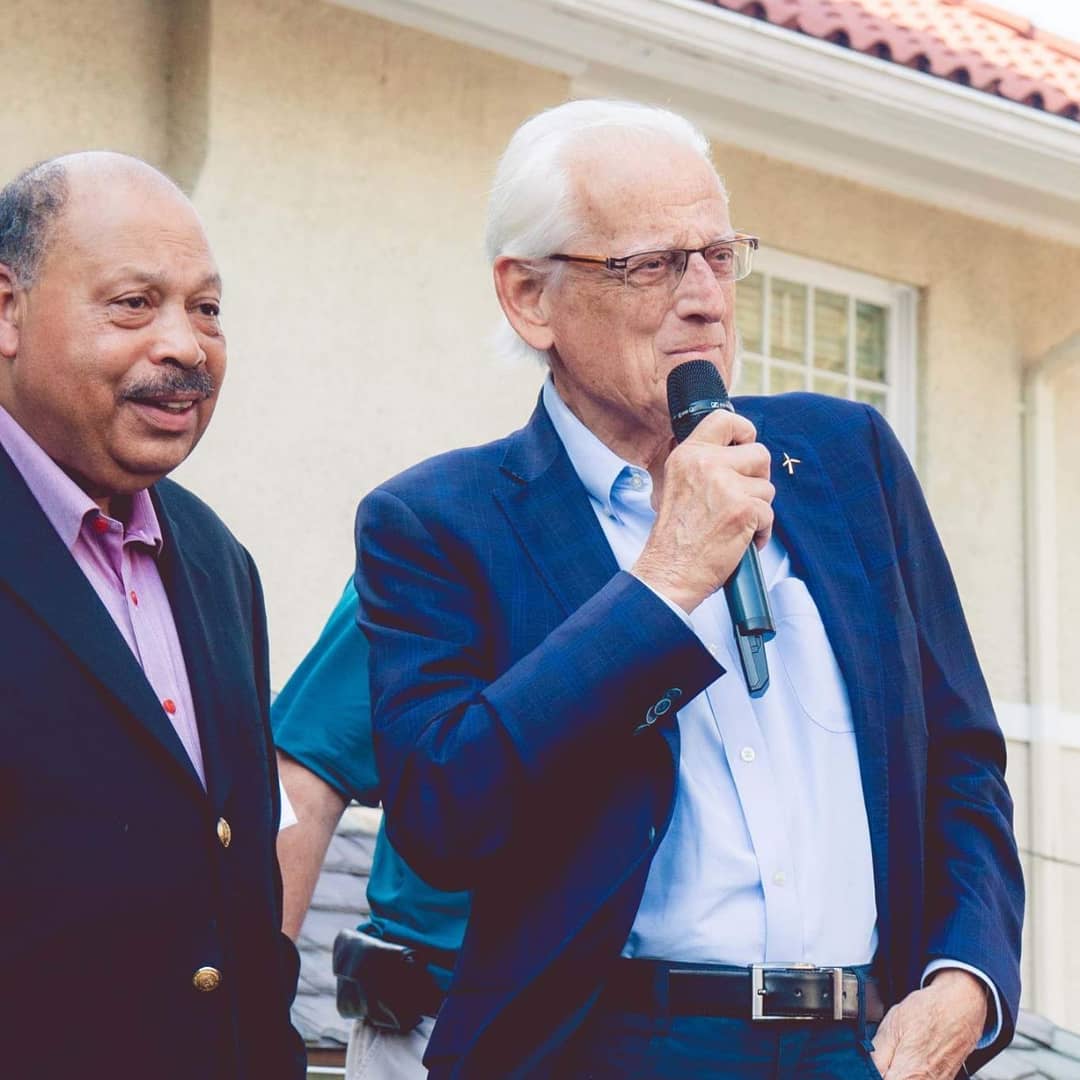 Currie, left, with Pascrell.